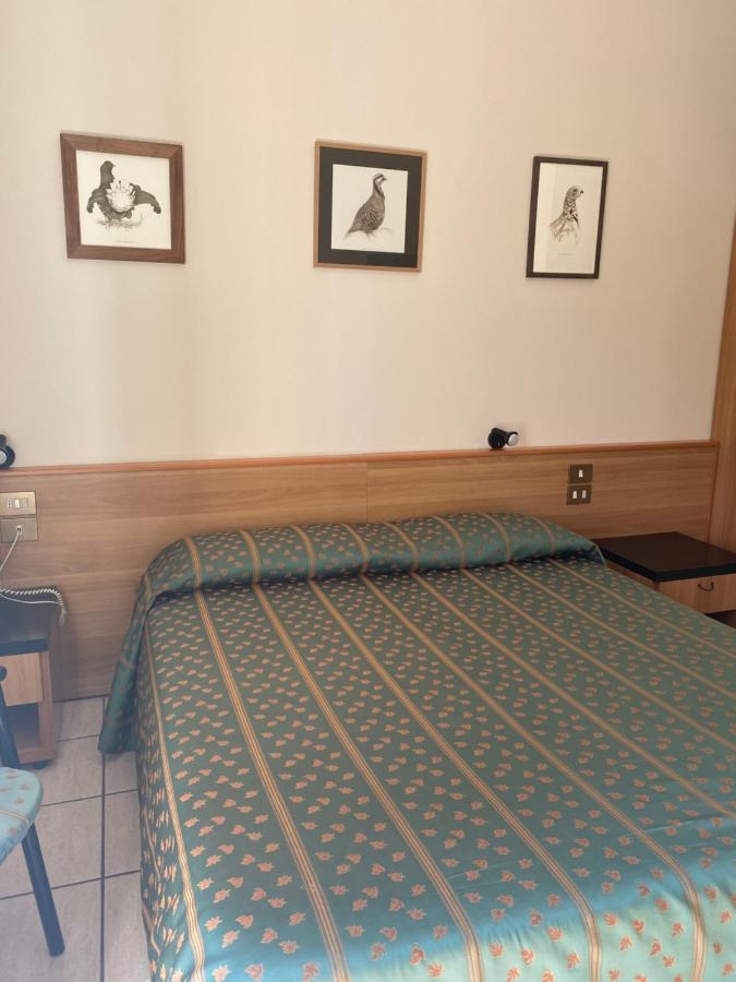 קנוביו Hotel Del Fiume מראה חיצוני תמונה