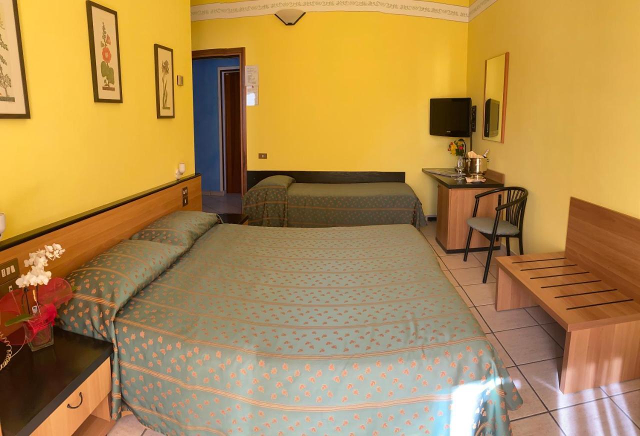 קנוביו Hotel Del Fiume מראה חיצוני תמונה