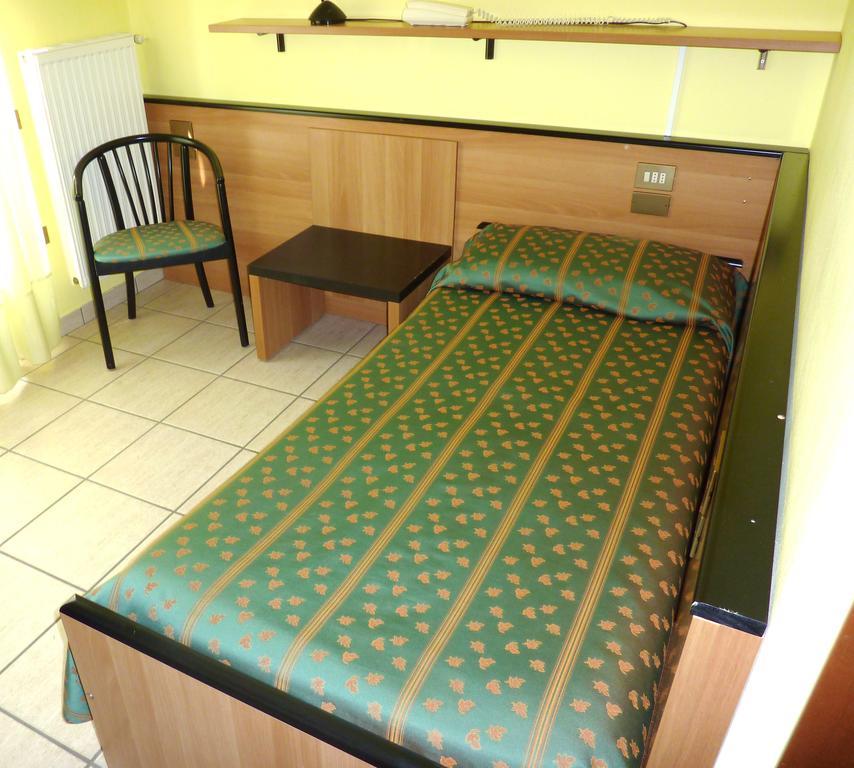 קנוביו Hotel Del Fiume מראה חיצוני תמונה