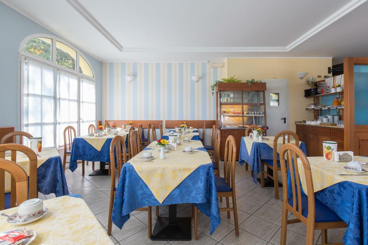 קנוביו Hotel Del Fiume מראה חיצוני תמונה