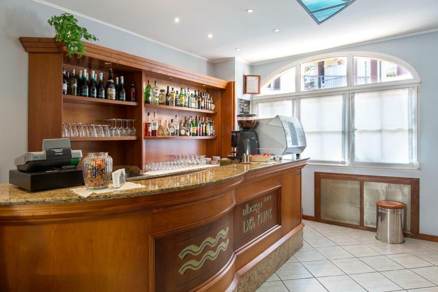 קנוביו Hotel Del Fiume מראה חיצוני תמונה